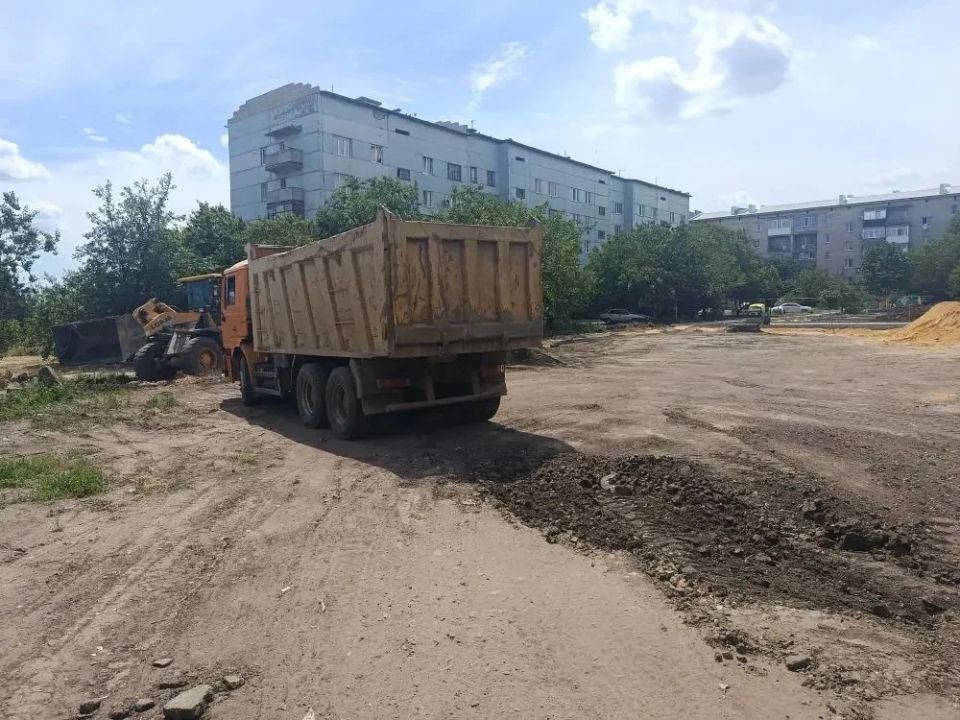Денис Зубов: Продолжаются работы по благоустройству территории, победившей в прошлом голосовании за территории по благоустройству (ФКГС) Денис Зубов: Продолжаются работы по благоустройству территории, победившей в прошлом голосовании за территории по благоустройству (ФКГС)