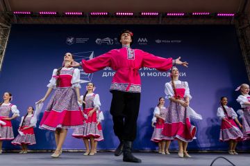 Яркое выступление на фестивале в Сириусе