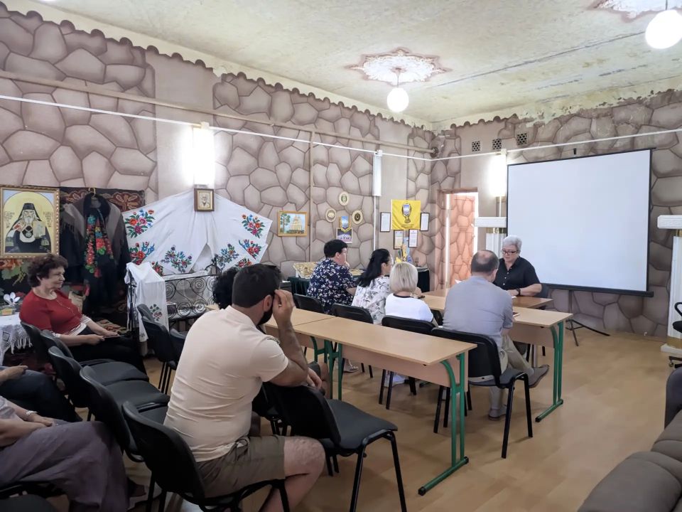 Заместитель главы Администрации Старобешевского муниципального округа Вера Немилостивая провела встречу с трудовым коллективом Дворца культуры им. Паши Ангелиной Заместитель главы Администрации Старобешевского муниципального округа Вера Немилостивая провела встречу с трудовым коллективом Дворца культуры им. Паши Ангелиной