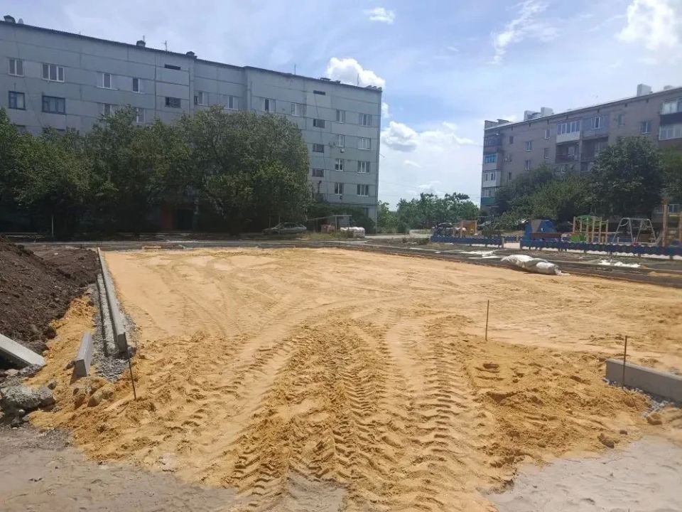 Денис Зубов: Продолжаются работы по благоустройству территории, победившей в прошлом голосовании за территории по благоустройству (ФКГС)