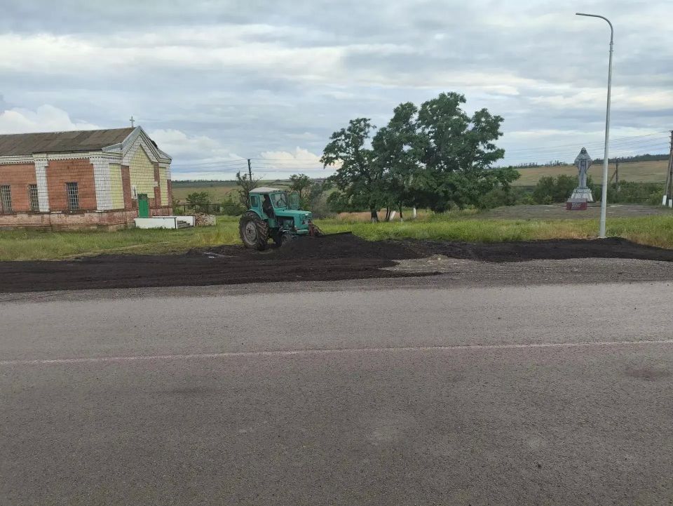 В Старобешевском округе продолжаются работы по благоустройству В Старобешевском округе продолжаются работы по благоустройству