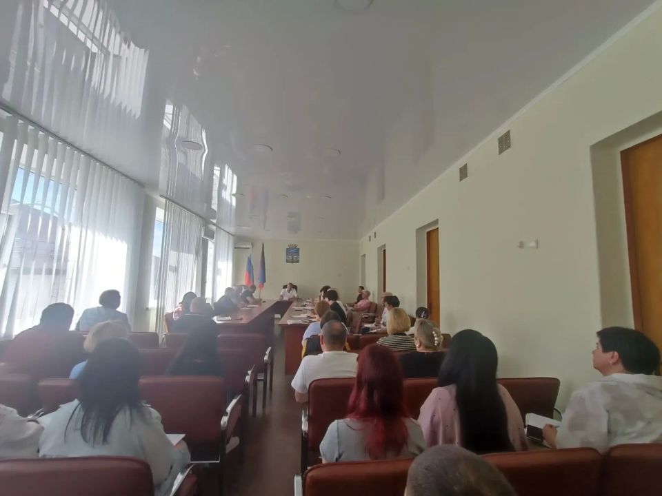 Провёл расширенное аппаратное совещание с начальниками отделов и структурных подразделений администрации Володарского муниципального округа, руководителями предприятий, а также территориальных подразделений министерств и... Провёл расширенное аппаратное совещание с начальниками отделов и структурных подразделений администрации Володарского муниципального округа, руководителями предприятий, а также территориальных подразделений министерств и...