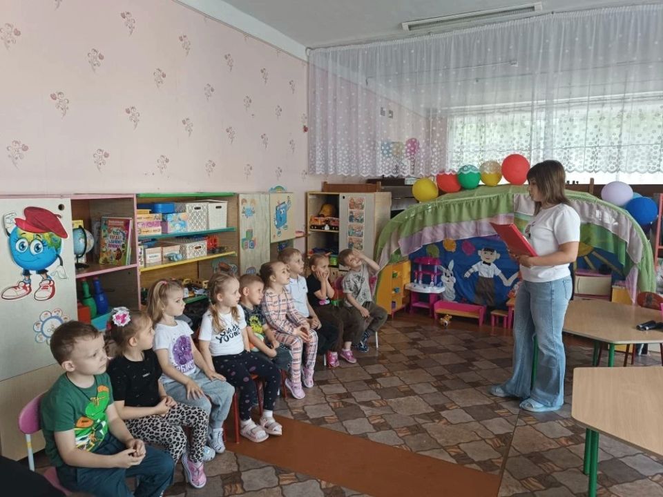 Безопасные дороги: малыши учатся правилам дорожного движения! Безопасные дороги: малыши учатся правилам дорожного движения!