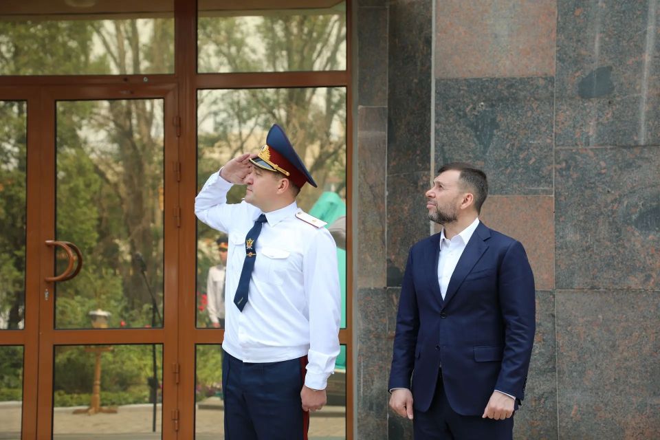В ГУФСИН России по Донецкой Народной Республике состоялось торжественное открытие монумента сотрудникам УИС В ГУФСИН России по Донецкой Народной Республике состоялось торжественное открытие монумента сотрудникам УИС