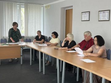 Сотрудники отдела внутренней и информационной политики провели заседание по реализации Стратегии противодействия экстремизму в муниципальном образовании городской округ Харцызск