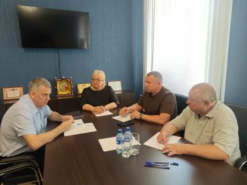 В Снежном обсудили развитие социальной сферы