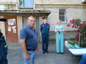 СХОД ГРАЖДАН. 17 июня в Иловайске состоялась встреча жителей с временно исполняющим полномочия главы муниципального образования городской округ Иловайск Александром Васильевичем Кузнецовым
