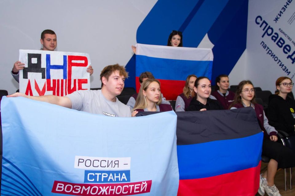 Денис Шимановский: В рамках конкурсов Росмолодёжи прошла защита программ для «Региона для молодых» и «Региона добрых дел» Денис Шимановский: В рамках конкурсов Росмолодёжи прошла защита программ для «Региона для молодых» и «Региона добрых дел»