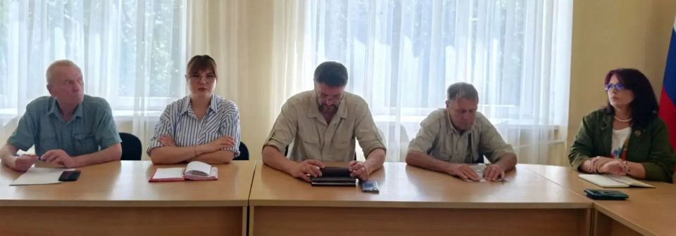 Наталья Бегуненко: Сегодня, 17 июня, в Управе Петровского внутригородского района Администрации городского округа Донецк прошло еженедельное аппаратное совещание Наталья Бегуненко: Сегодня, 17 июня, в Управе Петровского внутригородского района Администрации городского округа Донецк прошло еженедельное аппаратное совещание