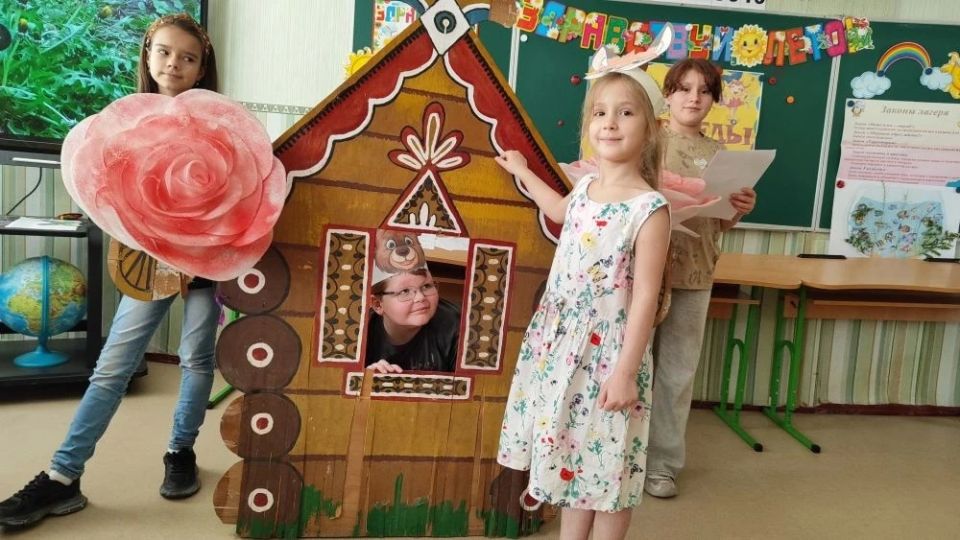 «Добрым молодцам урок…». Ребята из общеобразовательной школы № 4, отдыхающие в летнем пришкольном лагере, стали участниками Всероссийской акции «Великое наследие Владимира Даля»