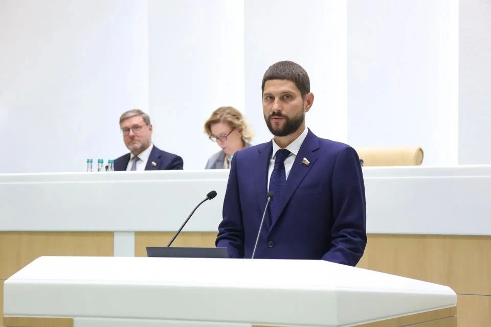 Совет Федерации одобрил федеральный закон о наделении ФРТ полномочиями по распоряжению имуществом Фонда в воссоединенных регионах Совет Федерации одобрил федеральный закон о наделении ФРТ полномочиями по распоряжению имуществом Фонда в воссоединенных регионах