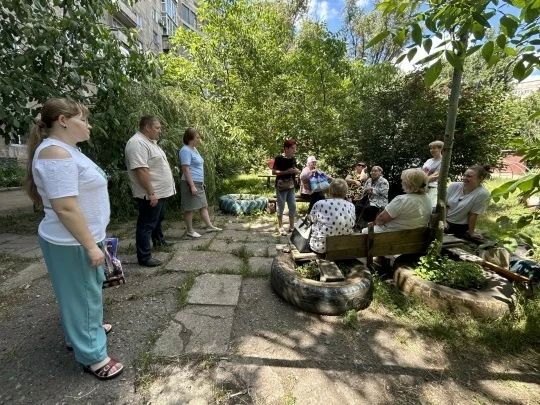 В Калининском районе Горловки ищут активных жителей для роли старших по домам В Калининском районе Горловки ищут активных жителей для роли старших по домам