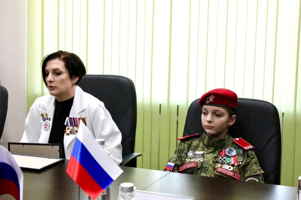 Из Ленинграда в Донбасс. Сегодня провели необычный и очень душевный круглый стол Из Ленинграда в Донбасс. Сегодня провели необычный и очень душевный круглый стол