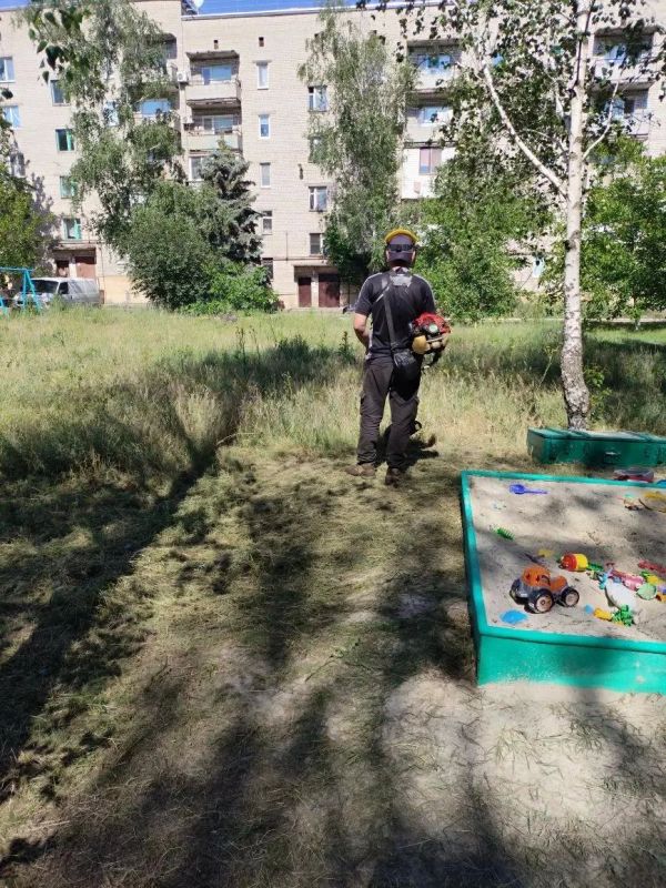 В соответствии с планом благоустройства и поддержания санитарного состояния территорий, производственный участок города Дебальцево, посёлка городского типа Мироновский и города Светлодарск Енакиевского филиала по управлению... В соответствии с планом благоустройства и поддержания санитарного состояния территорий, производственный участок города Дебальцево, посёлка городского типа Мироновский и города Светлодарск Енакиевского филиала по управлению...