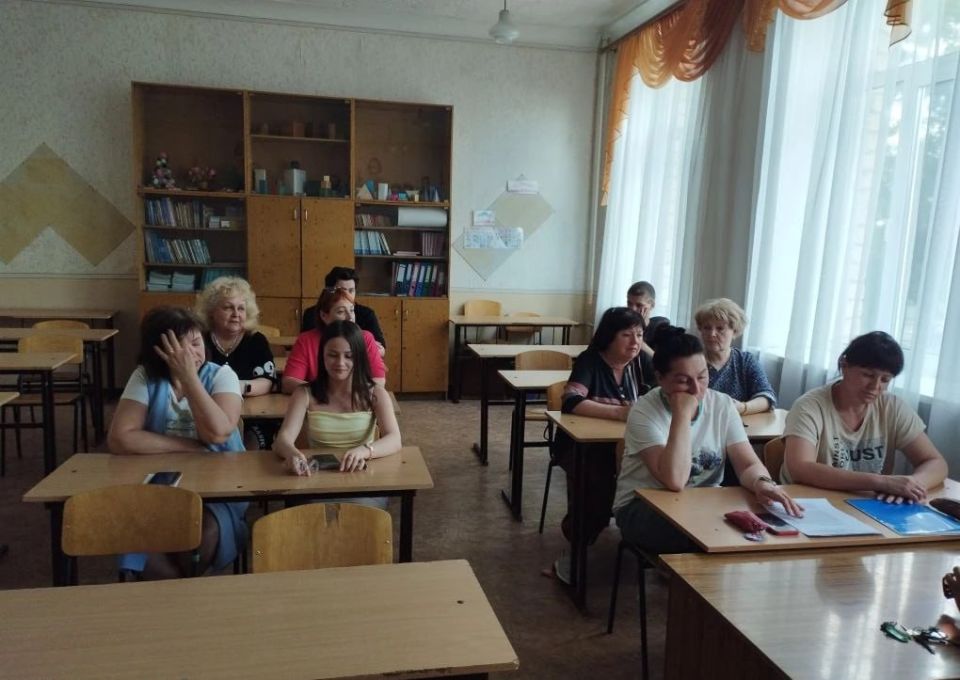 Сегодня, 2 июня 2026 года, В рамках проектов «Управдом» и "Школа ЖКХ", активист района Марина Комарь провела встречу жителями Сегодня, 2 июня 2026 года, В рамках проектов «Управдом» и "Школа ЖКХ", активист района Марина Комарь провела встречу жителями