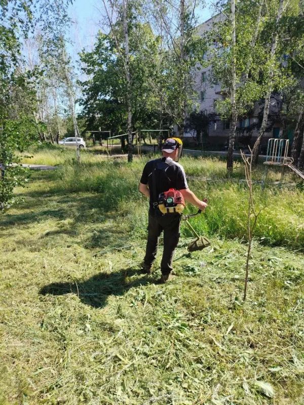 В соответствии с планом благоустройства и поддержания санитарного состояния территорий, производственный участок города Дебальцево, посёлка городского типа Мироновский и города Светлодарск Енакиевского филиала по управлению... В соответствии с планом благоустройства и поддержания санитарного состояния территорий, производственный участок города Дебальцево, посёлка городского типа Мироновский и города Светлодарск Енакиевского филиала по управлению...