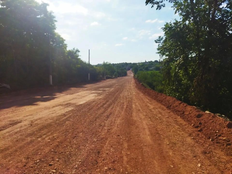 В Орлово-Ивановке ремонтируют дорогу В Орлово-Ивановке ремонтируют дорогу