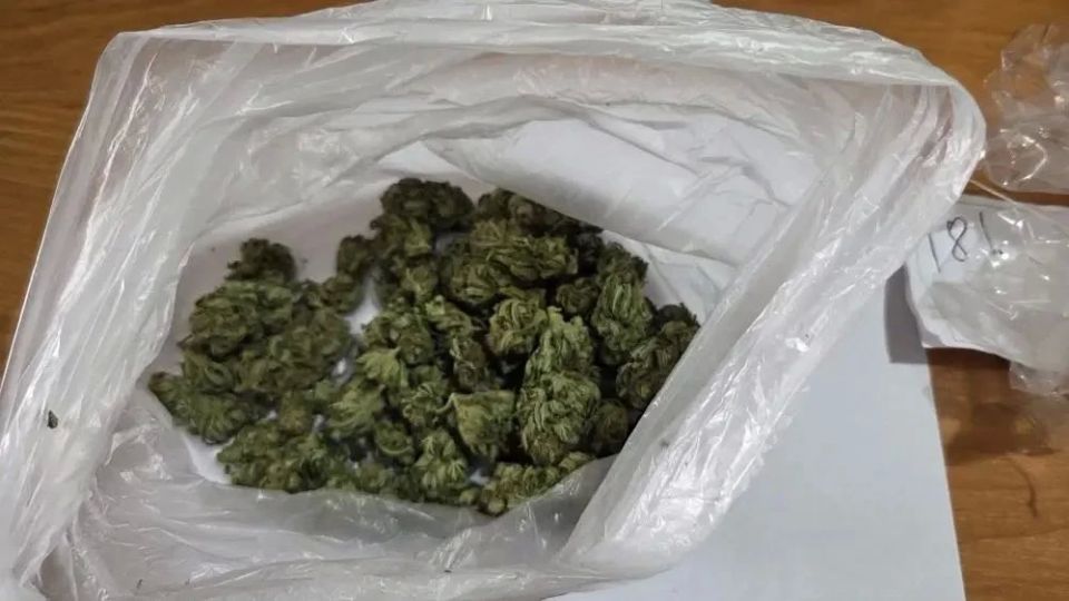 Стражи правопорядка пресекли факт незаконного хранения наркотиков в Шахтерске