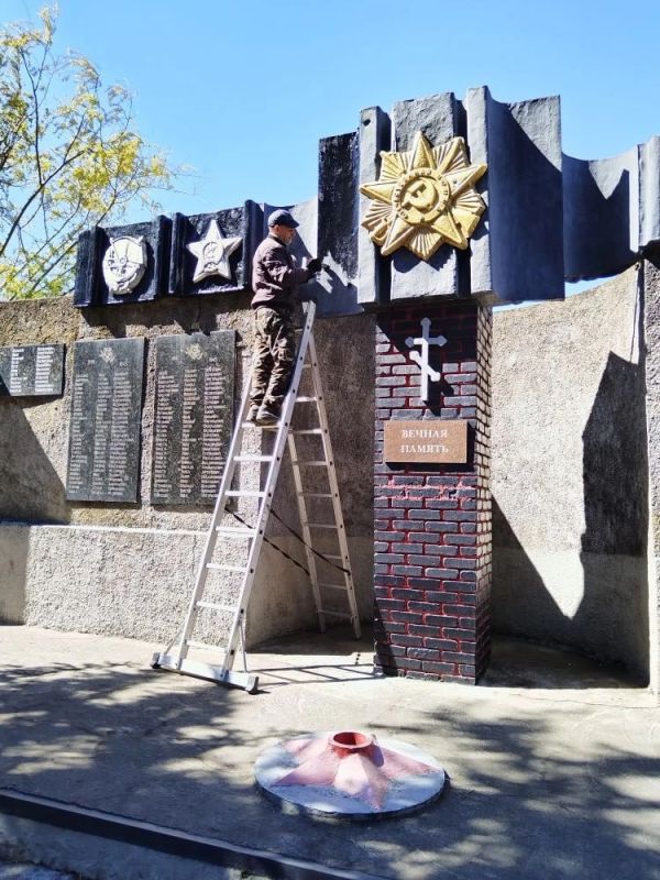 Благодаря Пуровскому району (ЯНАО) в селе Благодатное обновили детскую площадку, территорию у Дома культуры и мемориал Благодаря Пуровскому району (ЯНАО) в селе Благодатное обновили детскую площадку, территорию у Дома культуры и мемориал