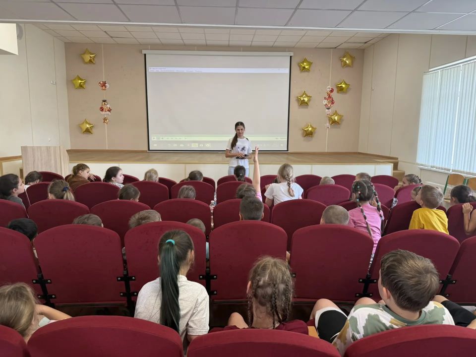 Остров «Детства». 18 июня в пришкольном лагере «Чайка» кипела жизнь Остров «Детства». 18 июня в пришкольном лагере «Чайка» кипела жизнь