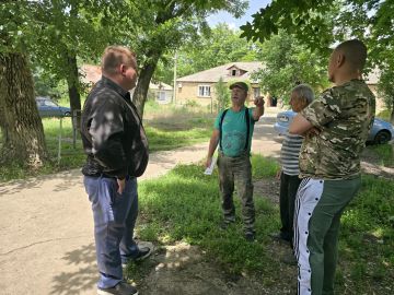 Начальник Новосветского территориального отдела Дмитрий Пасько провел встречу с трудовым коллективом МБУ "Уютный округ"