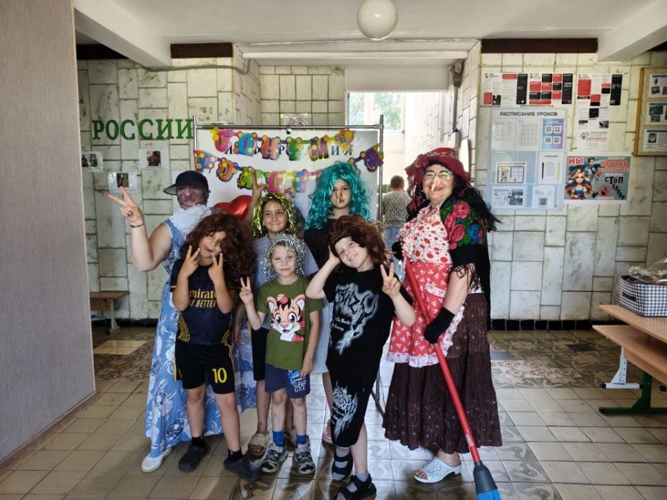 А вы знали, что в первый летний месяц Баба-Яга празднует свой День рождения? В этом году ей, предположительно, исполняется 224 года А вы знали, что в первый летний месяц Баба-Яга празднует свой День рождения? В этом году ей, предположительно, исполняется 224 года