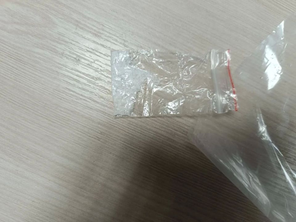 Полицейские задержали жителя Мариуполя за незаконное хранение наркотиков Полицейские задержали жителя Мариуполя за незаконное хранение наркотиков