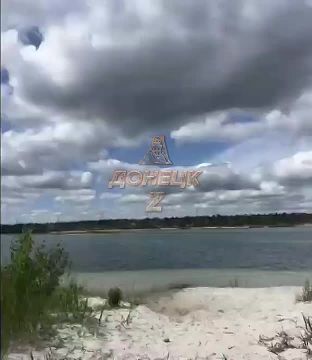 На «Авдеевских Мальдивах» чистый песочек и вода, вот только лучше туда не ездить