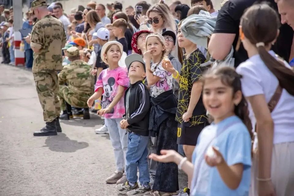 В рамках акции «Каникулы с Росгвардией» в воинской части г. Димитровград прошел день открытых дверей В рамках акции «Каникулы с Росгвардией» в воинской части г. Димитровград прошел день открытых дверей
