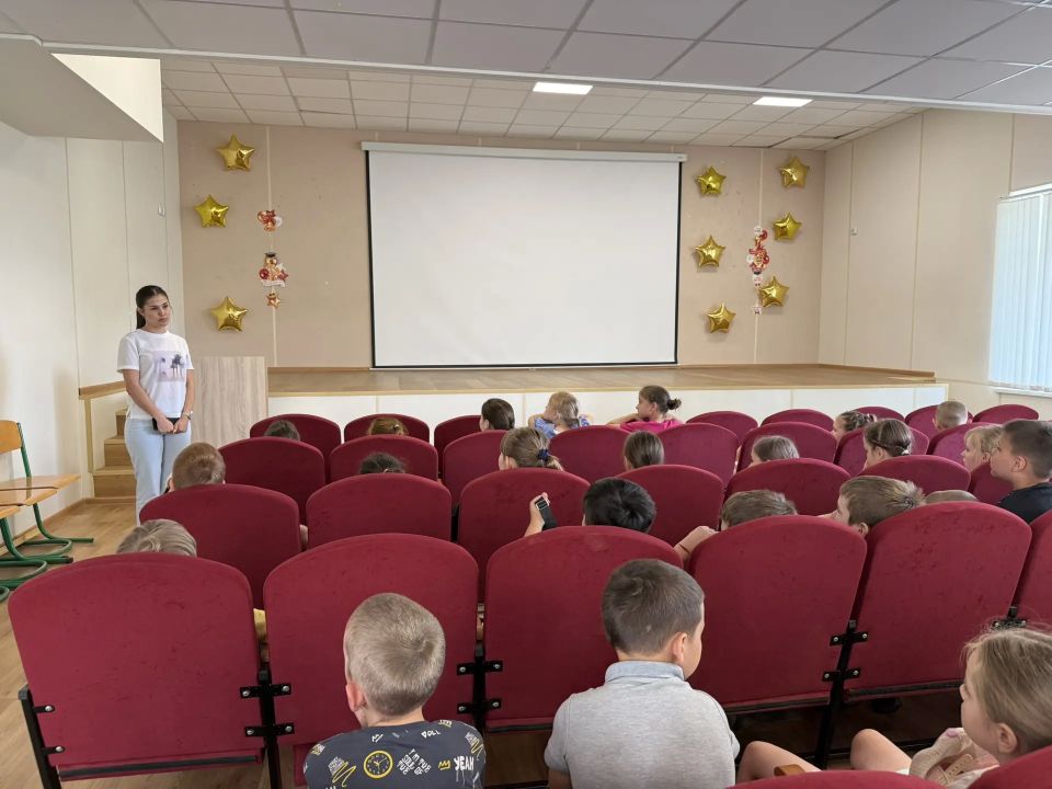 Остров «Детства». 18 июня в пришкольном лагере «Чайка» кипела жизнь Остров «Детства». 18 июня в пришкольном лагере «Чайка» кипела жизнь