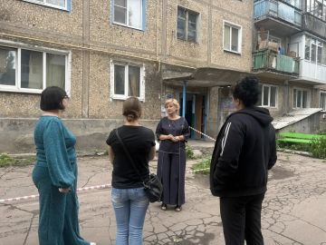 Общаемся с жителями. Карташева Ирина Валериевна, депутат Снежнянского городского совета ДНР первого созыва фракции Всероссийской политической партии «Единая Россия», пообщалась с гражданами по улице Донская