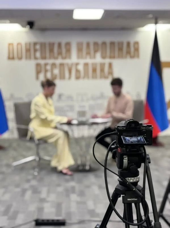Провела прямой эфир, в ходе которого ответила на вопросы жителей Республики, касающиеся деятельности МФЦ ДНР, оформления документов, предоставления государственных и муниципальных услуг, работы отделений и развития цифровых...