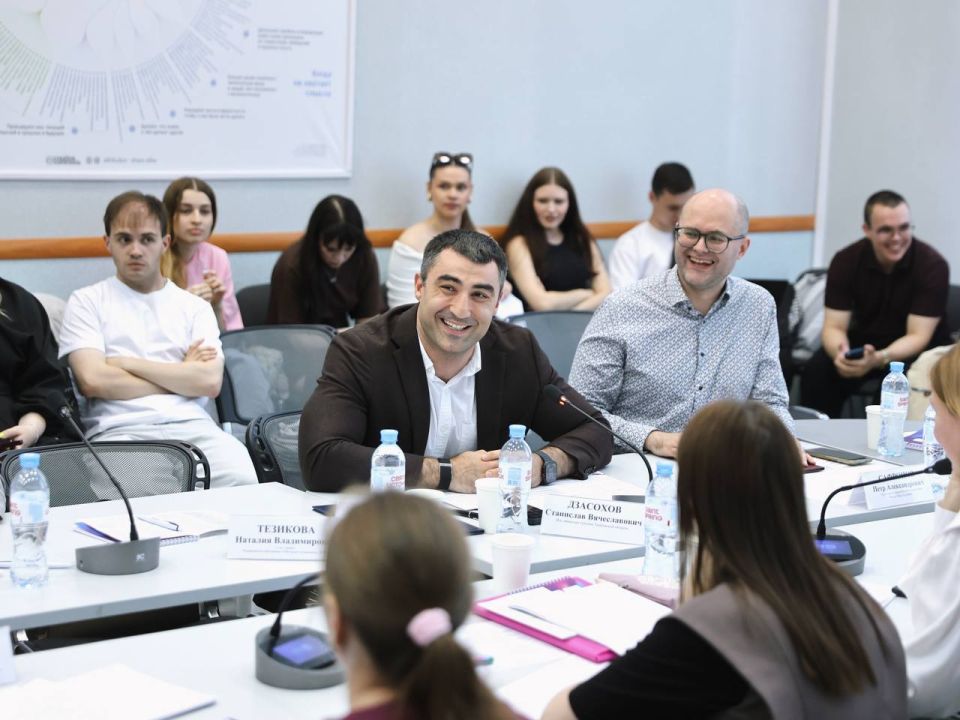 Станислав Дзасохов: 18 июня принял участие в работе круглого стола «Обучение служением: практики и эффекты внедрения», который прошёл в Тамбовском государственном техническом университете Станислав Дзасохов: 18 июня принял участие в работе круглого стола «Обучение служением: практики и эффекты внедрения», который прошёл в Тамбовском государственном техническом университете