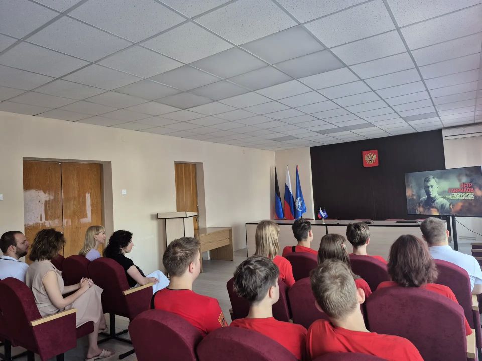 «Потомки победителей»: молодежь Ясиноватой хранит память о войне «Потомки победителей»: молодежь Ясиноватой хранит память о войне