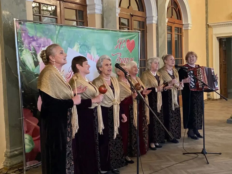 Сегодня, в Зугрэсском Дворце культуры состоялась тематическая программа ко Дню медицинского работника «За жизнь спасибо говорим» Сегодня, в Зугрэсском Дворце культуры состоялась тематическая программа ко Дню медицинского работника «За жизнь спасибо говорим»