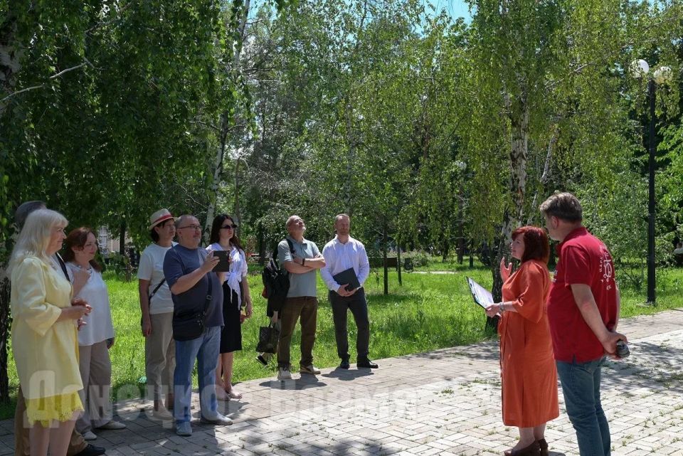 Графика, романтика, пастельные тона: донецкая художница показала свое видение Парка кованых фигур Графика, романтика, пастельные тона: донецкая художница показала свое видение Парка кованых фигур