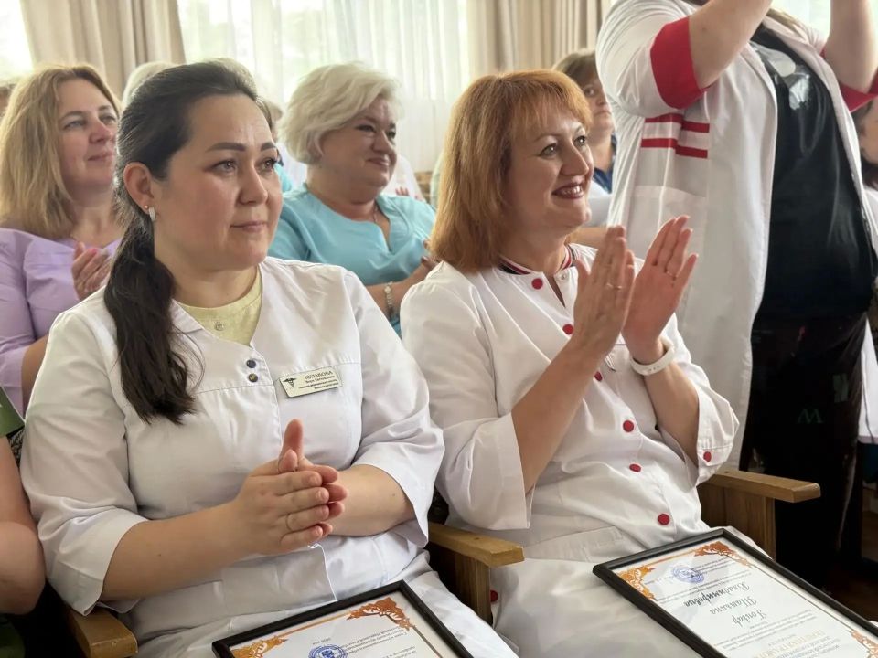В Шахтерском округе чествовали работников сферы здравоохранения В Шахтерском округе чествовали работников сферы здравоохранения