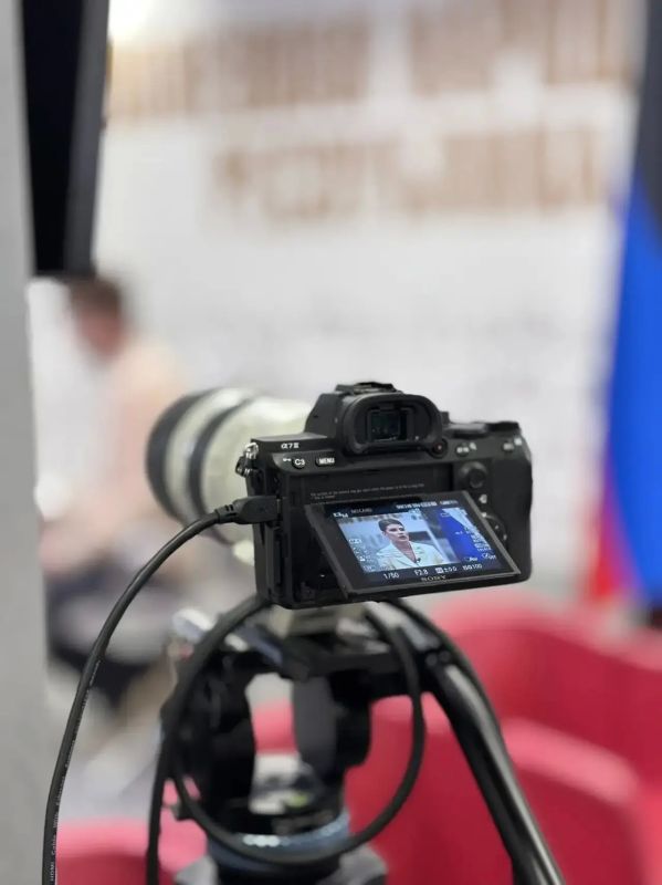 Провела прямой эфир, в ходе которого ответила на вопросы жителей Республики, касающиеся деятельности МФЦ ДНР, оформления документов, предоставления государственных и муниципальных услуг, работы отделений и развития цифровых... Провела прямой эфир, в ходе которого ответила на вопросы жителей Республики, касающиеся деятельности МФЦ ДНР, оформления документов, предоставления государственных и муниципальных услуг, работы отделений и развития цифровых...