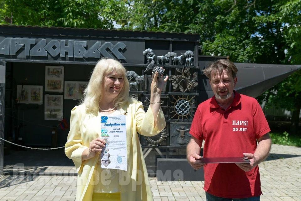 Графика, романтика, пастельные тона: донецкая художница показала свое видение Парка кованых фигур Графика, романтика, пастельные тона: донецкая художница показала свое видение Парка кованых фигур