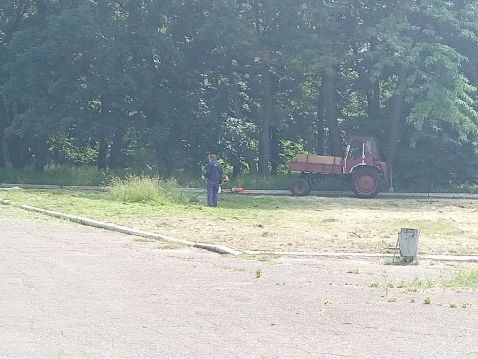 Железнодорожники Ясиноватой знают, что благоустройство родного города – это общая забота всех жителей, и продолжают по мере сил заботиться об уюте и порядке в родном городе