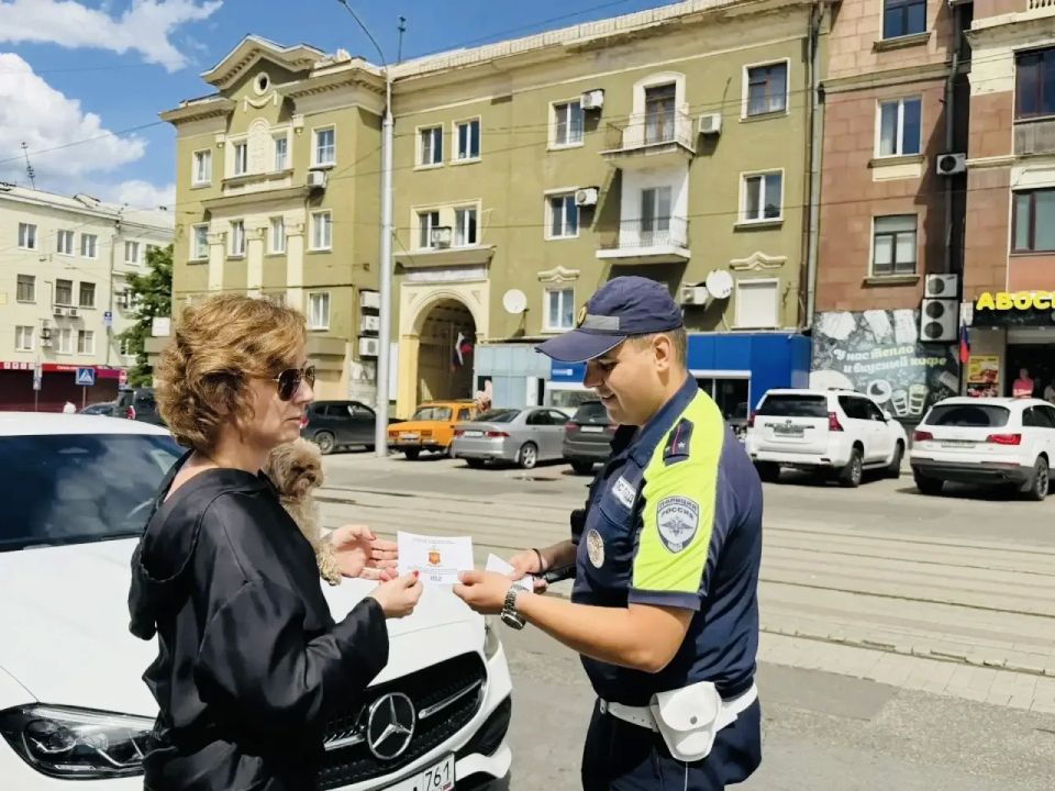 Госавтоинспекторы ведут профилактическую работу в столице Республики Госавтоинспекторы ведут профилактическую работу в столице Республики