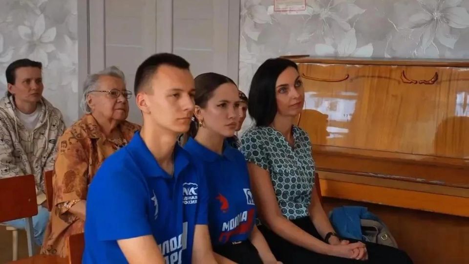 В День русского языка эвакуированные из освобожденных и освобождаемых населенных пунктов Донбасса, обретшие приют в пункте временного размещения в Ясиноватой, вспоминали наследие великого Пушкина В День русского языка эвакуированные из освобожденных и освобождаемых населенных пунктов Донбасса, обретшие приют в пункте временного размещения в Ясиноватой, вспоминали наследие великого Пушкина