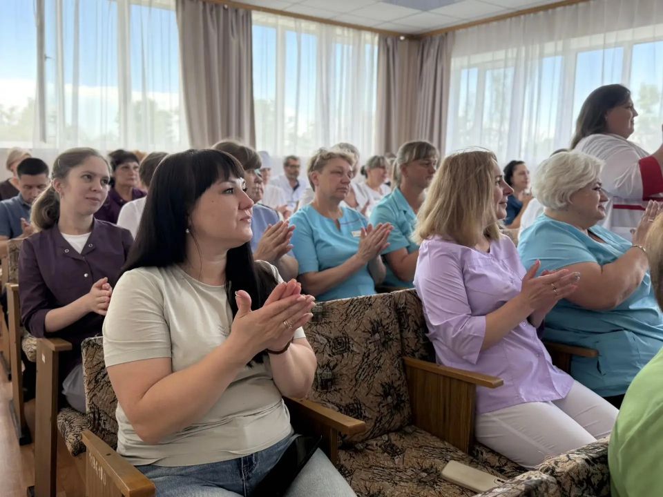 В Шахтерском округе чествовали работников сферы здравоохранения В Шахтерском округе чествовали работников сферы здравоохранения