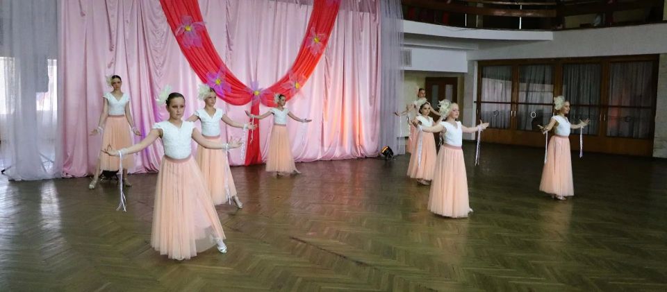 Праздничная программа «Рецепт хорошего настроения!» в преддверии Дня медицинского работника Праздничная программа «Рецепт хорошего настроения!» в преддверии Дня медицинского работника