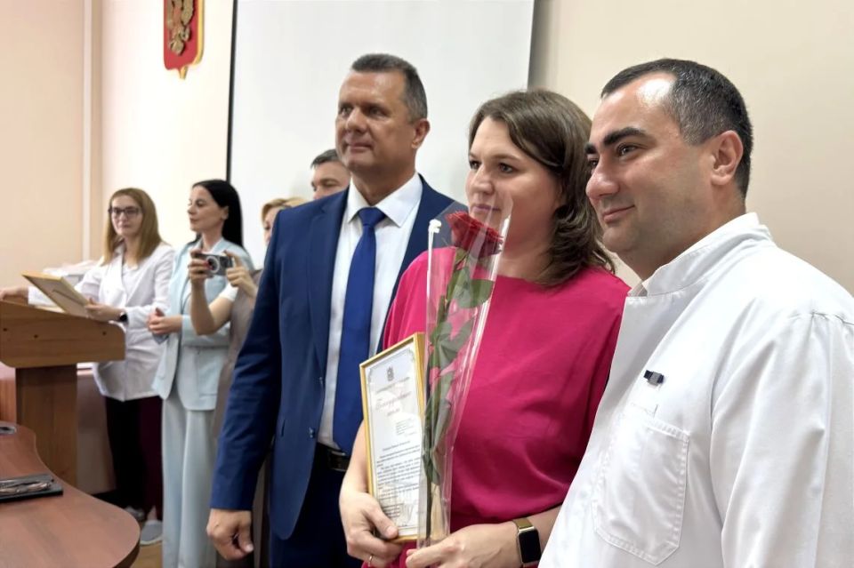 В Ставрополе поздравили с Днем медика сотрудников краевого кардиодиспансера В Ставрополе поздравили с Днем медика сотрудников краевого кардиодиспансера