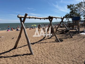 Субботняя нега на пляже в Мариуполе