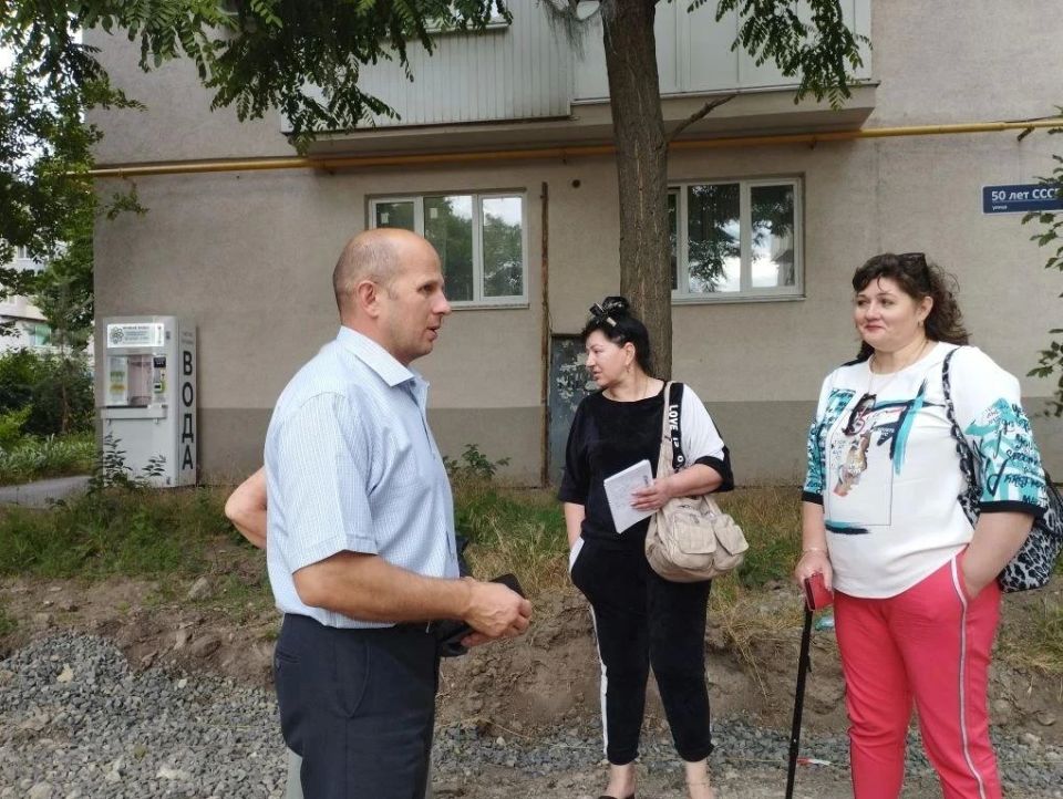 В Жовтневом районе обсудили благоустройство дворов на ул. 50-летия СССР В Жовтневом районе обсудили благоустройство дворов на ул. 50-летия СССР
