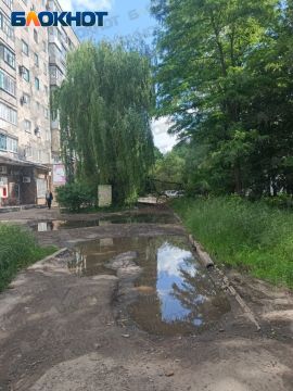 «Всем наплевать, но вы платите»: К отделению ПСБ в Горловке теперь только вплавь