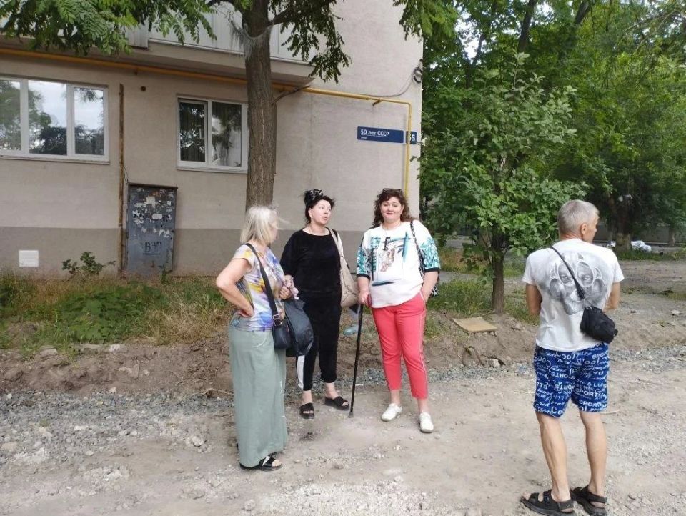 В Жовтневом районе обсудили благоустройство дворов на ул. 50-летия СССР