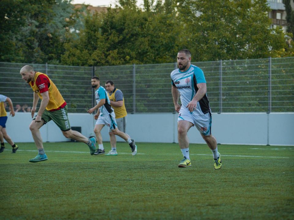 Денис Шимановский: Ребята, это было мощно. Открыли новый ФОКОТ в Кировском районе Донецка, и сразу же устроили там настоящий спортивный праздник Денис Шимановский: Ребята, это было мощно. Открыли новый ФОКОТ в Кировском районе Донецка, и сразу же устроили там настоящий спортивный праздник